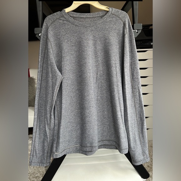 lululemon athletica Other - Lululemon Grey Long Sleeve with Thumbhole Mens size Medium